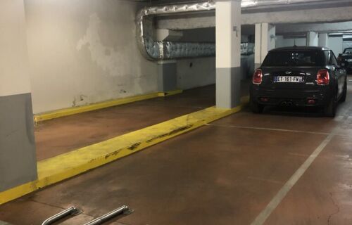 Parking Champs-Elysées rue Paul Baudry