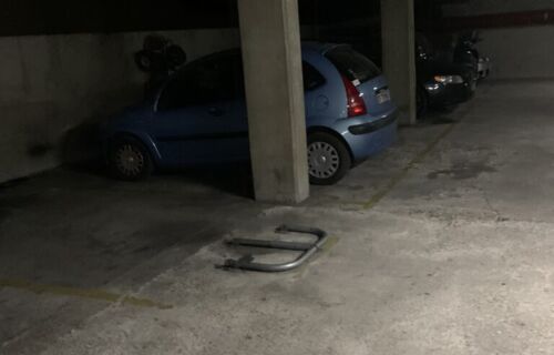Parking près du périphérique, Clichy/barrière 17eme