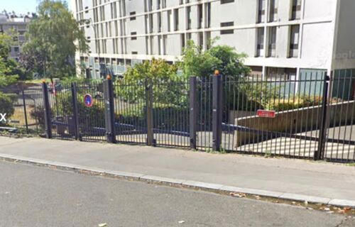 Emplacement de parking entre Ménilmontant et Couronnes.