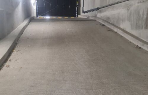 Parking près du métro les Agnettes