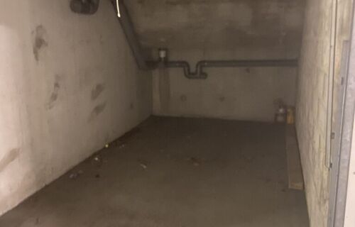 Place parking - Box ferme