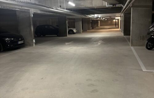 Place de parking fermée
