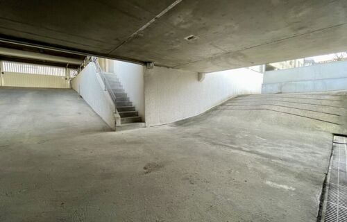 Parking sécurisé proche stade Chaban, hôpital et centre ville