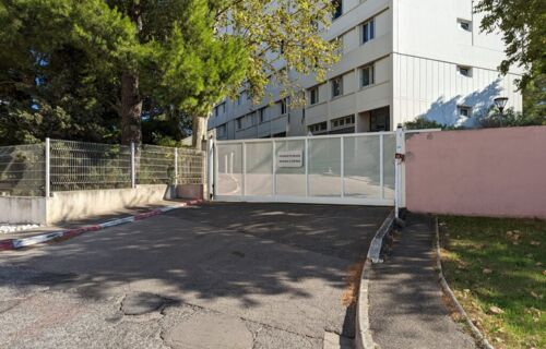 Location mensuelle place de parking sécurisée Marseille 09ème