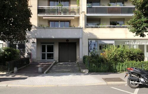 place parking proche Mairie de VINCENNES