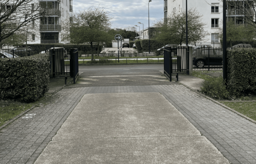 Place parking sécurisée Floirac Souys – proche Arkéa Arena à pied