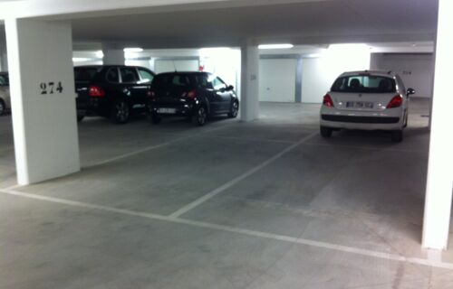Parking près de la gare de PLAISIR GRIGNON