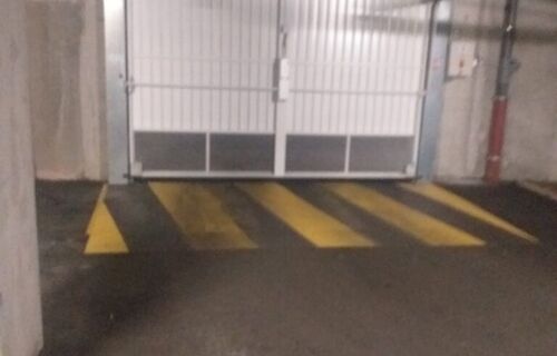 Place parking voiture moto surveillance