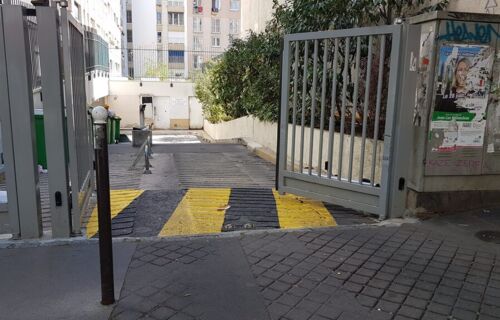 Box pour moto  Paris 20