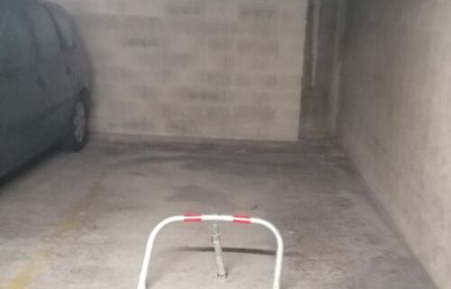 Parking sécurisé proche transports Paris 20