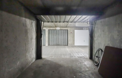 Loue garage pour colocation 2-roues - Parking Box fermé 15m² Grenoble Allée des Genêts (38)
