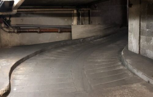 Grand parking Paris rue Guy Moquet (75)