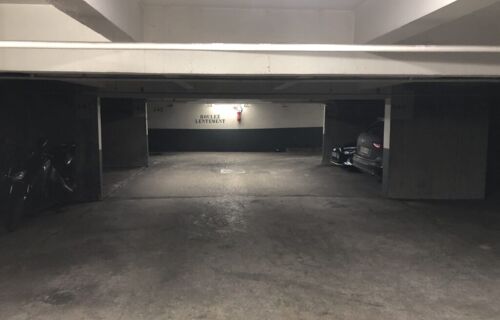 Place de parking en sous sol parc Monceau