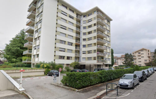 Parking près de l'Impérial, des plages et du Pâquier