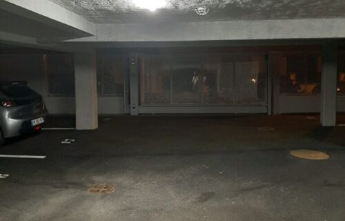 Parking entre la gare et le sillon
