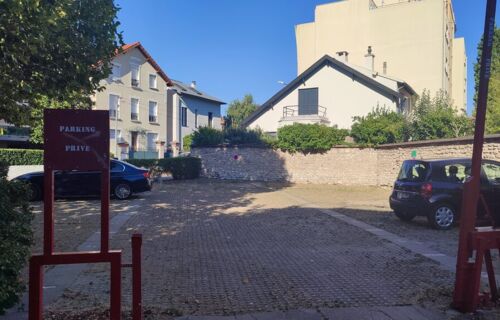 Parking extérieur privé a RER le Parc de Saint Maur