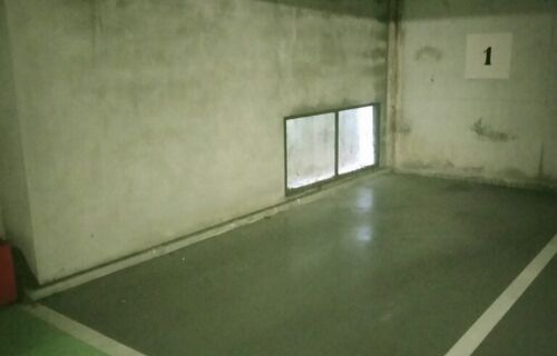Parking souterrain et surveillé, près de la gare de Cergy préfecture