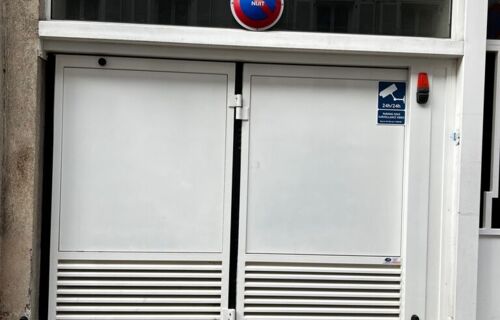 Parking fermé en plein Pigalle