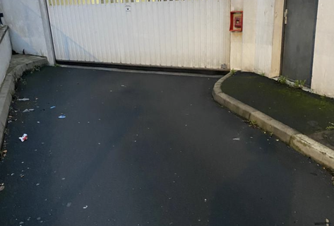 Parking sécurisé badge proche université