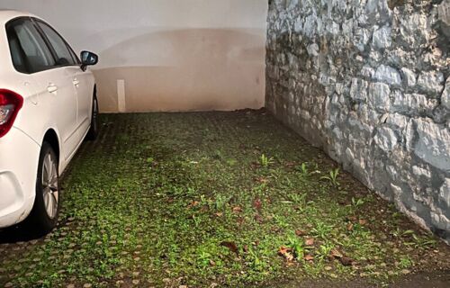 Parking sécurisé proche de la Gare de Verneuil