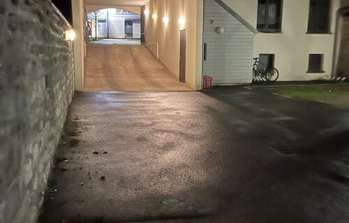 Parking sécurisé proche de la Gare de Verneuil
