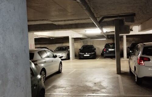 Parking proche métro 9