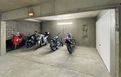 Location place parking sécurisée - moto deux-roues scooter