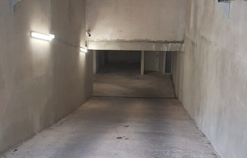 Parking  Castelnau-le-lez  34170  stationLa galine