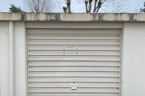 BOX FERME / GARAGE EXTERIEUR