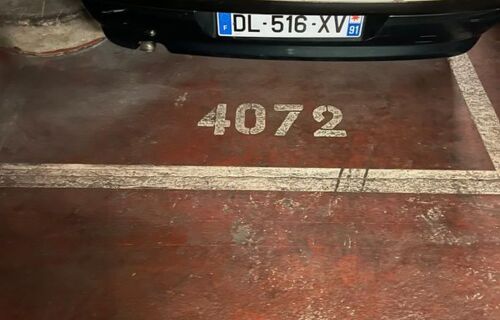Place de parking souterrain à louer, située au 50 rue du Disque, sous la Tour Helsinki dans le 13ème arrondissement de Paris
