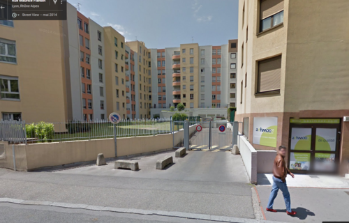 Place de parking à 50 mètres de la Gare de Lyon Part Dieu