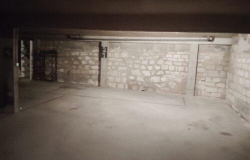 Parking 19e en sortie de Paris