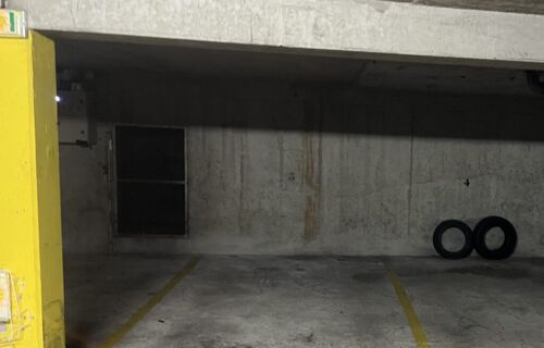 Parking couvert - plein pied - résidence sécurisée
