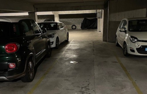 Parking près du métro Stade (ligne 8) à Maisons-Alfort