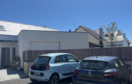 Place de parking sécurisée à louer – Plein Centre Ville Quiberon – accès facile