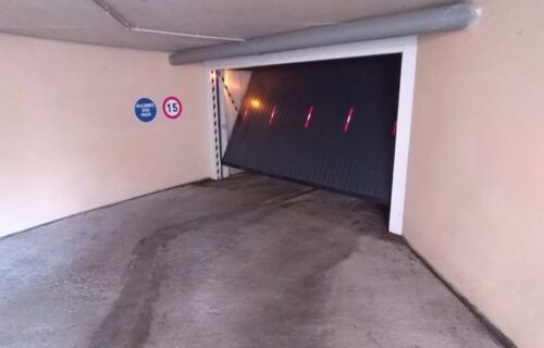 A louer - 2 emplacements de parking sécurisés avec vidéo surveillance - Disponibilité immédiate - avenue des Frênes 77144 Montévrain