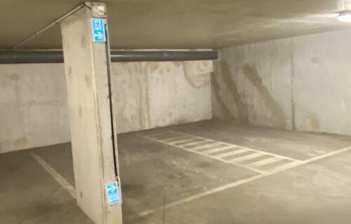 Parking/Stationnement à louer