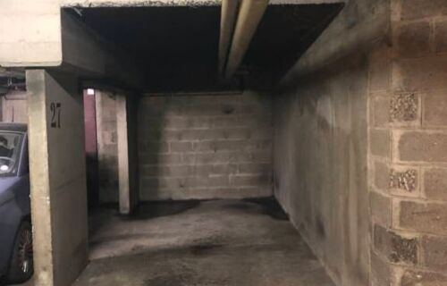 Parking sécurisé 90E/mois proche métro Gambetta