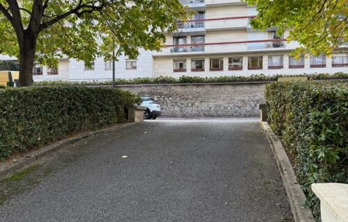 Parking PRIVÉ sous sol / surveillance camera LEVALLOIS-PERRET