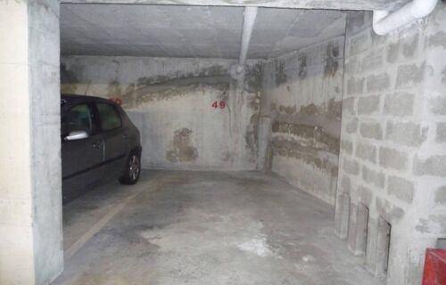 Parking à Sceux