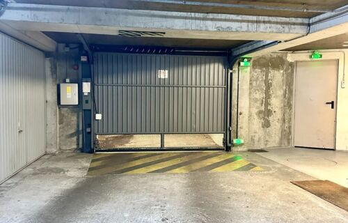 Box fermé sécurisé – Location jour / semaine / mois – Lyon 3
