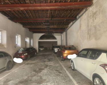 Location places de parking – Garage fermé – Centre-ville d’Oloron