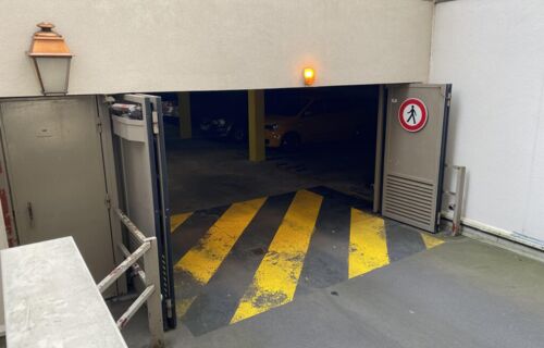 Parking couvert à louer – Accès immédiat Bd de Charonne – Métro Alexandre Dumas (2 min)