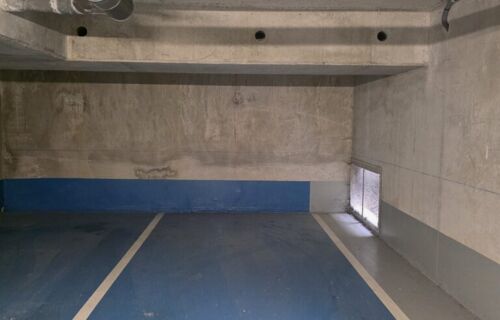PARKING EN SOUS-SOL FERMÉ À LOUER - NEUILLY-SUR-MARNE