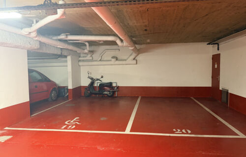 Parking SUV centre de Paris - parking près du Métro - place 20