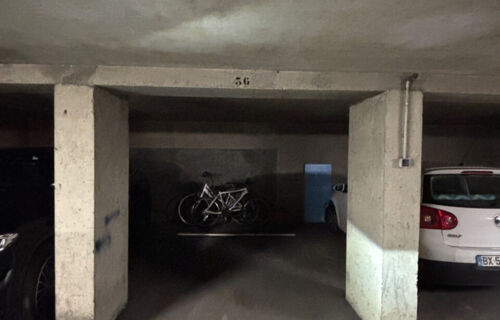 Place de parking sécurisée - 2 min Métro République ligne A -Accès Immédiat Lyon 6